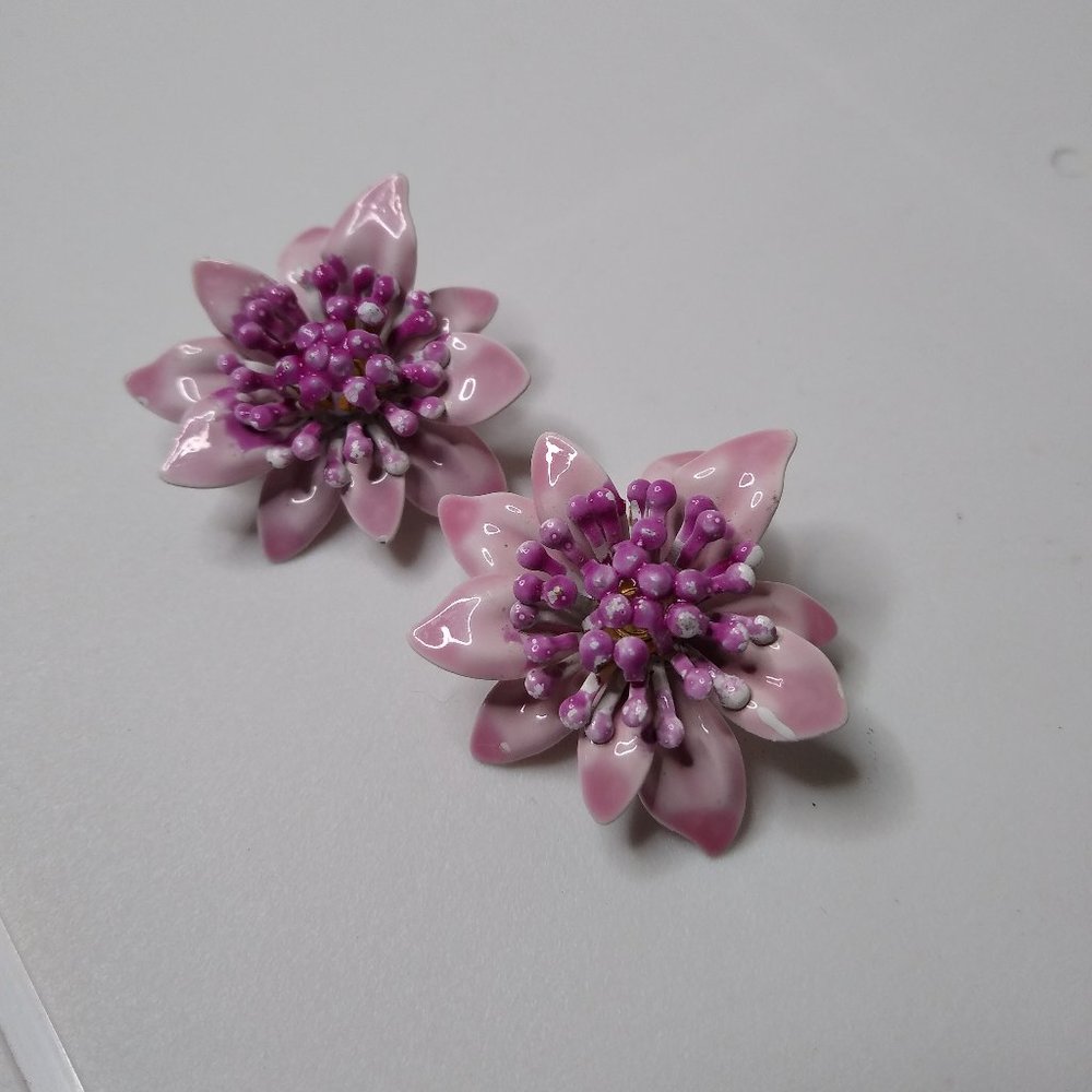 Vintage Pink Enamel Metal Flower Clip On Earrings